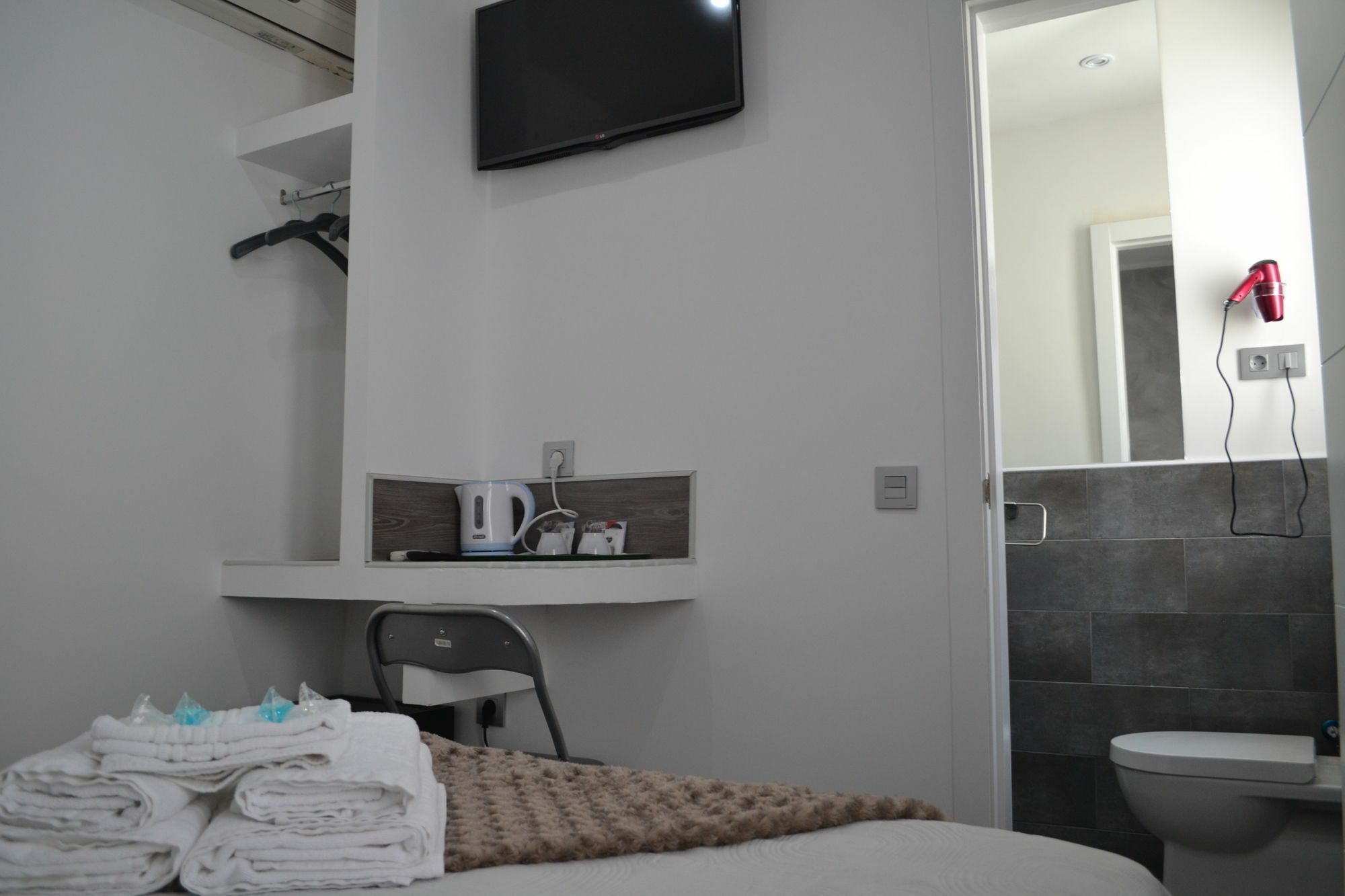 Hostal Meyra Мадрид Екстер'єр фото
