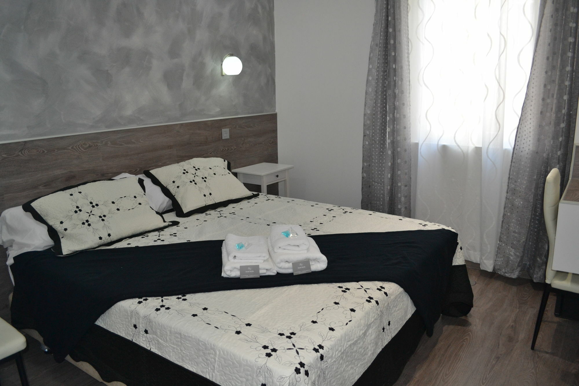 Hostal Meyra Мадрид Екстер'єр фото