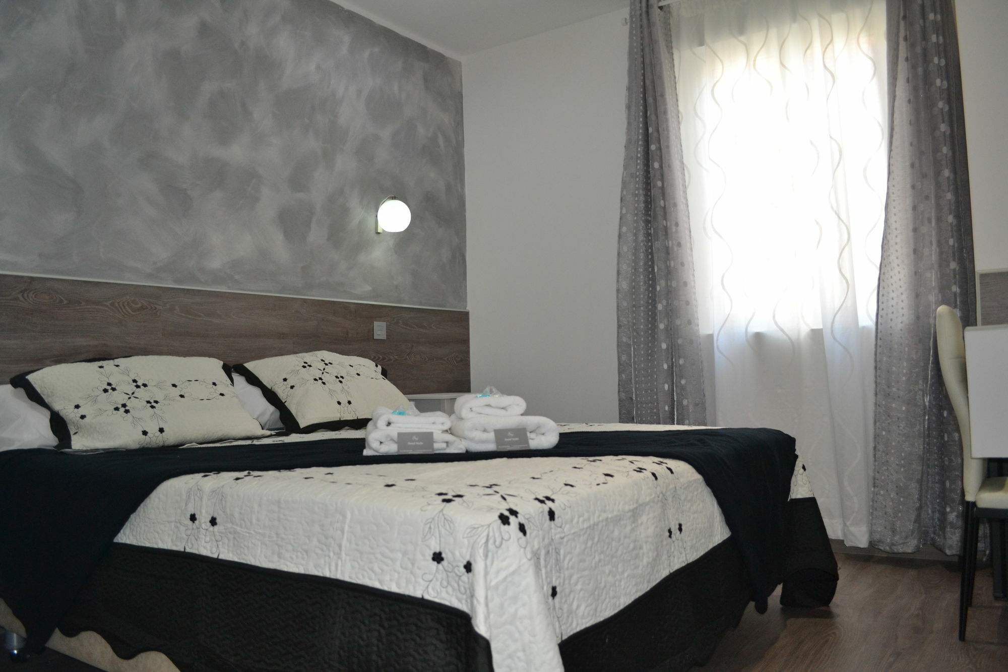 Hostal Meyra Мадрид Екстер'єр фото