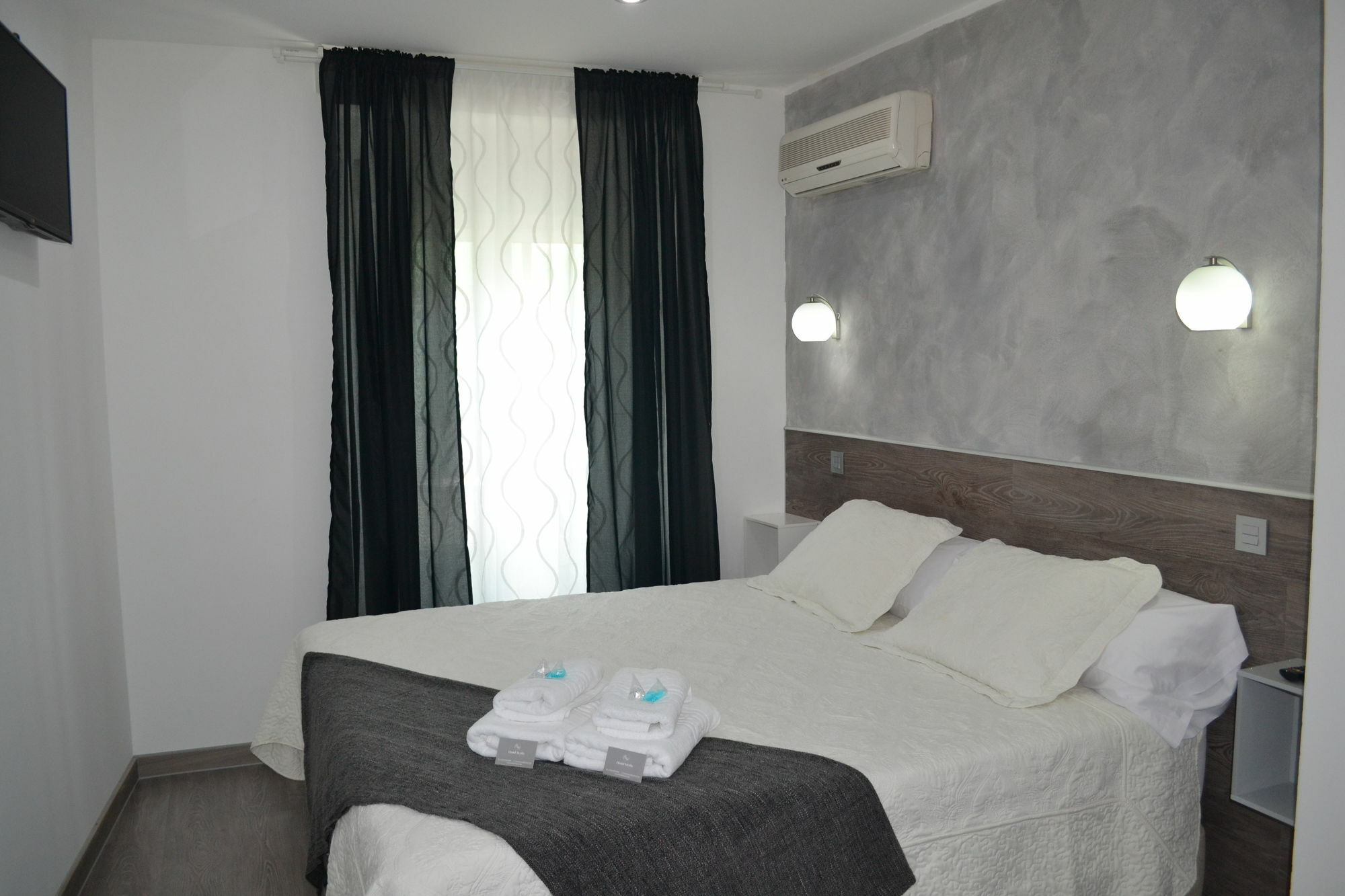 Hostal Meyra Мадрид Екстер'єр фото